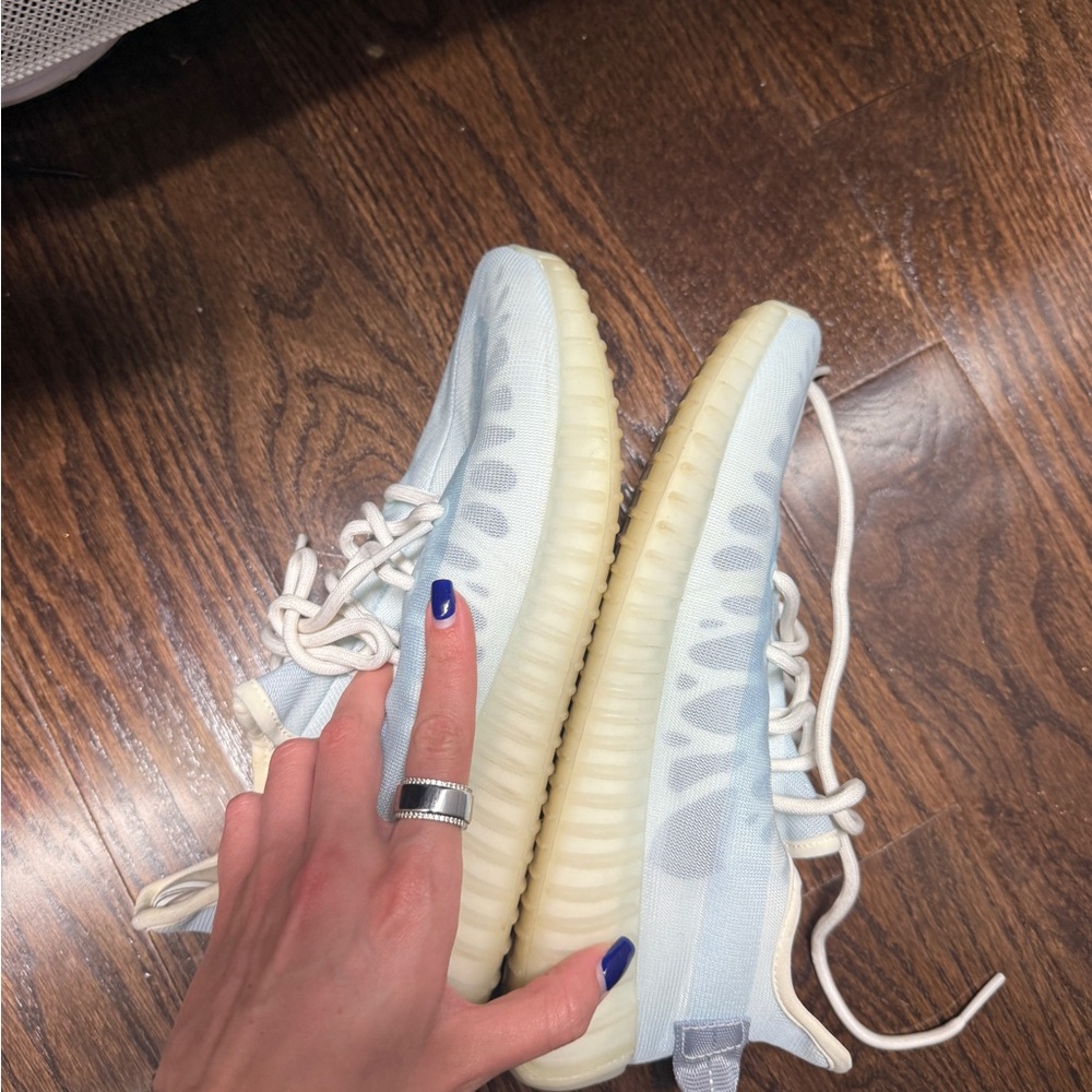 Yeezy Boost 350 V2 Mono Ice